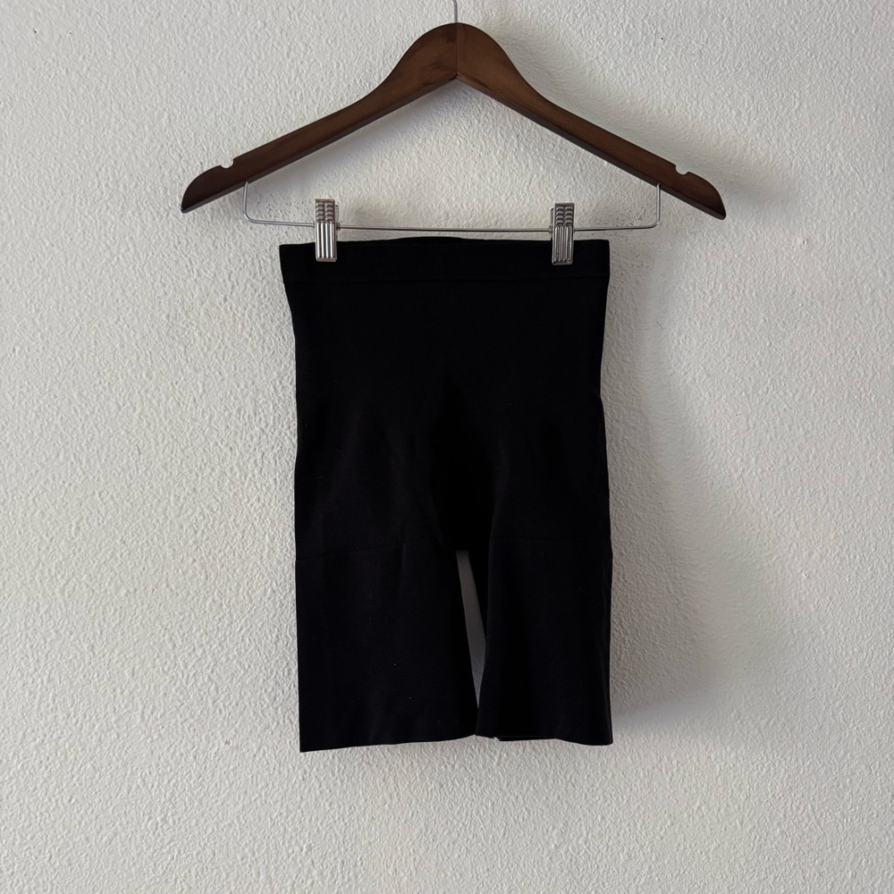 Spanx Mid Thigh Shaper Support Shorts Medium Black Classic Minimalist Lingerie - Picture 7 of 7